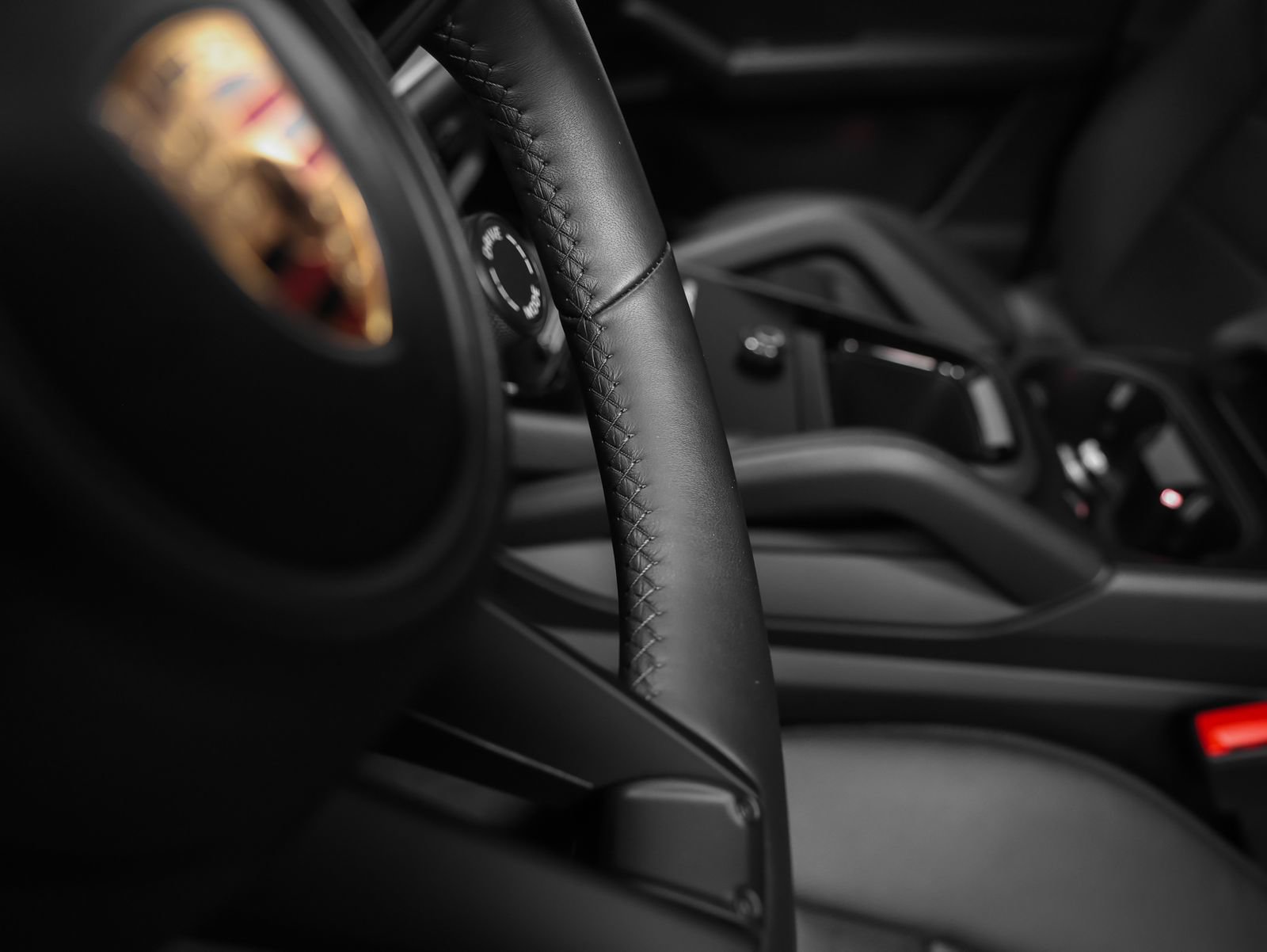 Certified 2025 Porsche Cayenne AWD/4WD image 34