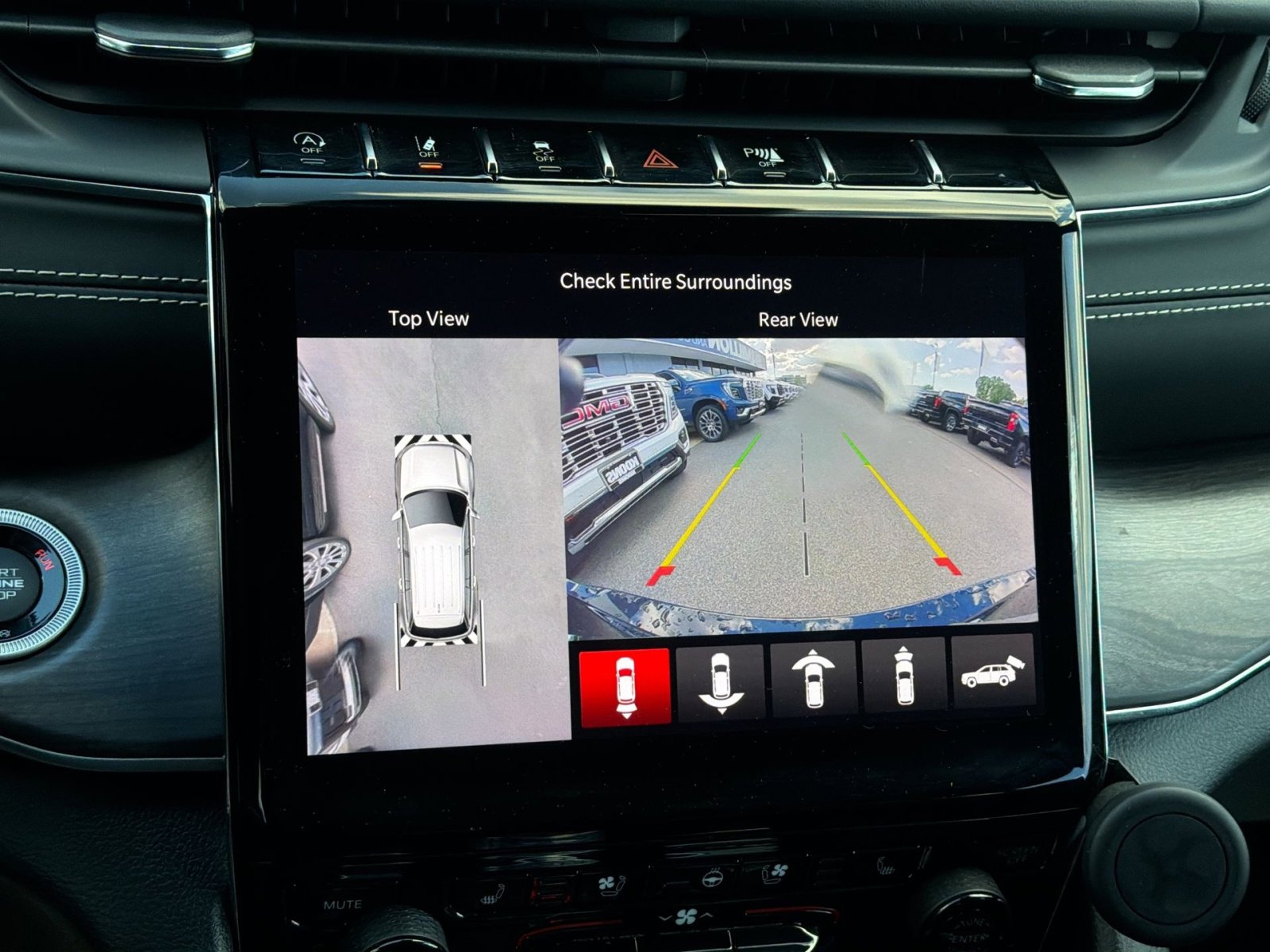 Used 2023 Jeep Grand Cherokee L Overland w/ Advanced Protech Group III image 19