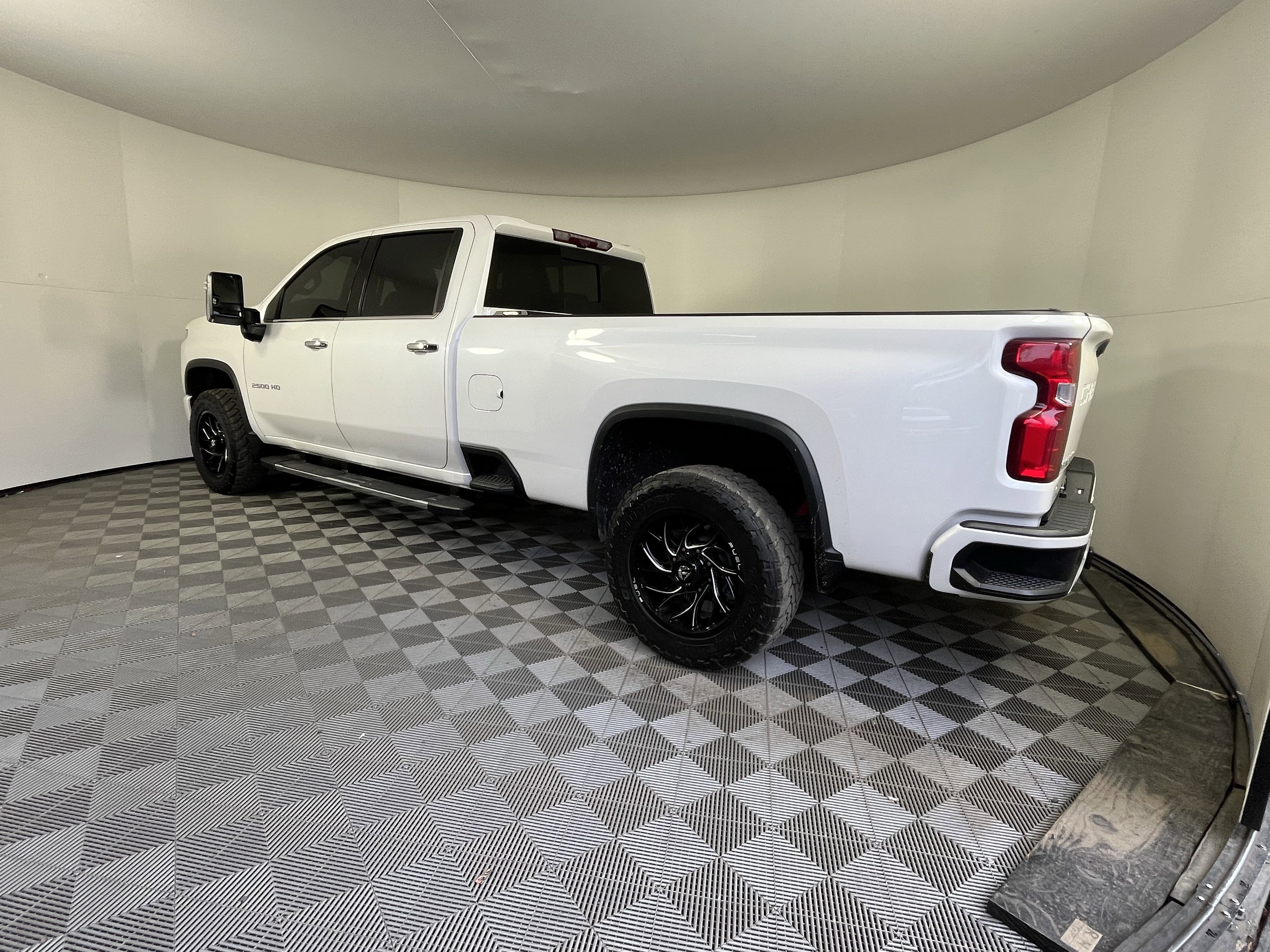Used 2021 Chevrolet Silverado 2500 High Country w/ Z71 Off-Road Package image 3