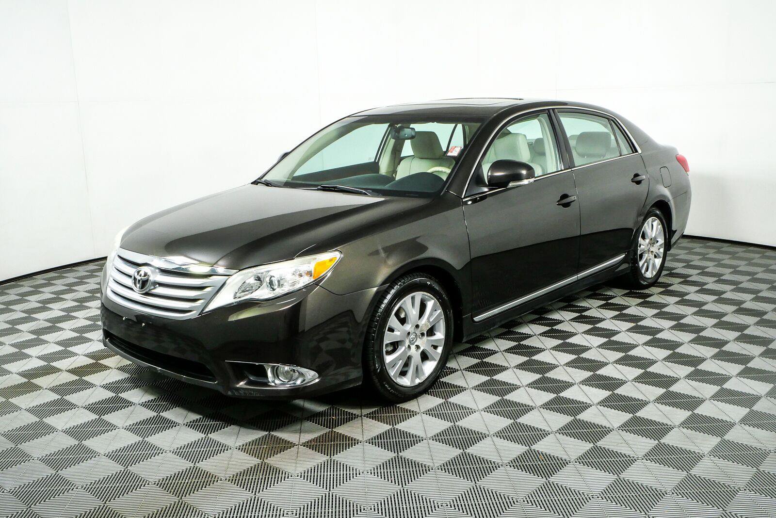Used 2011 Toyota Avalon FWD image 24