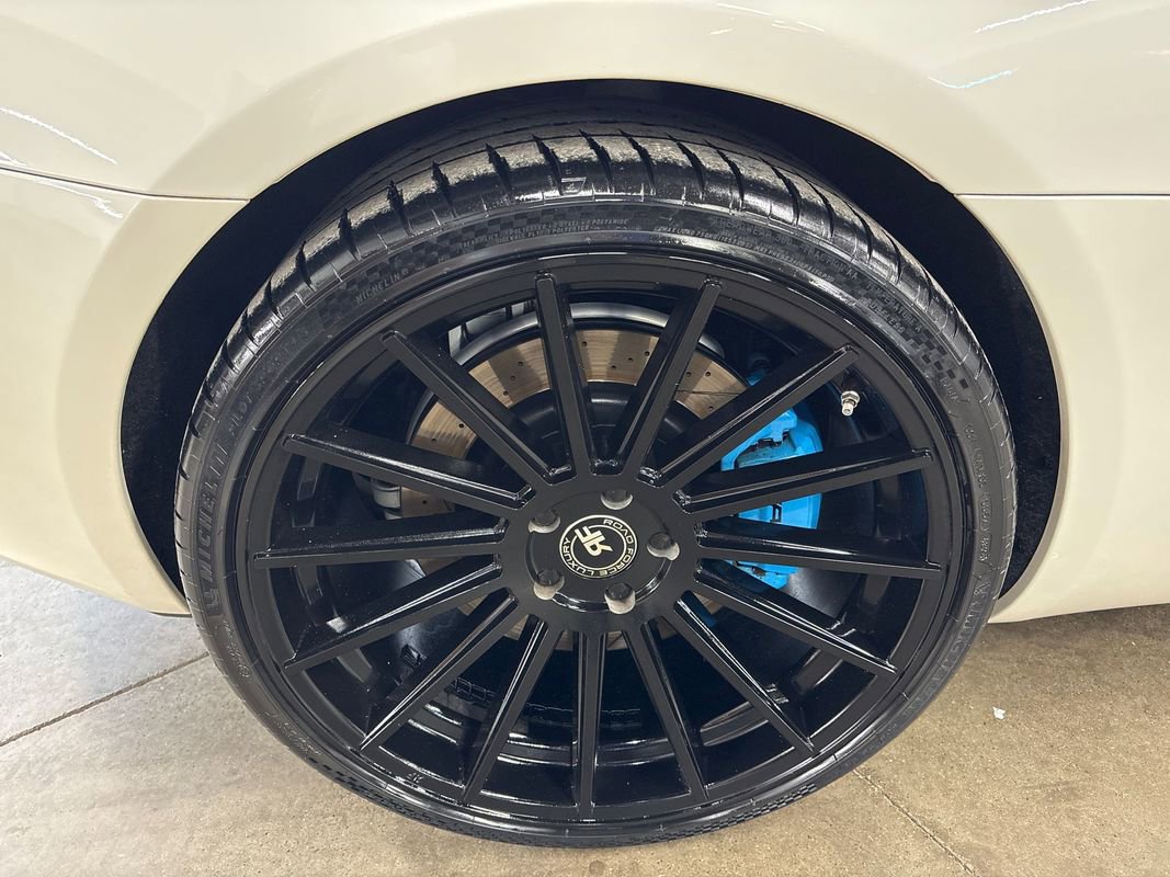 Used 2018 Mercedes-Benz AMG GT Roadster w/ Lane Tracking Package image 31