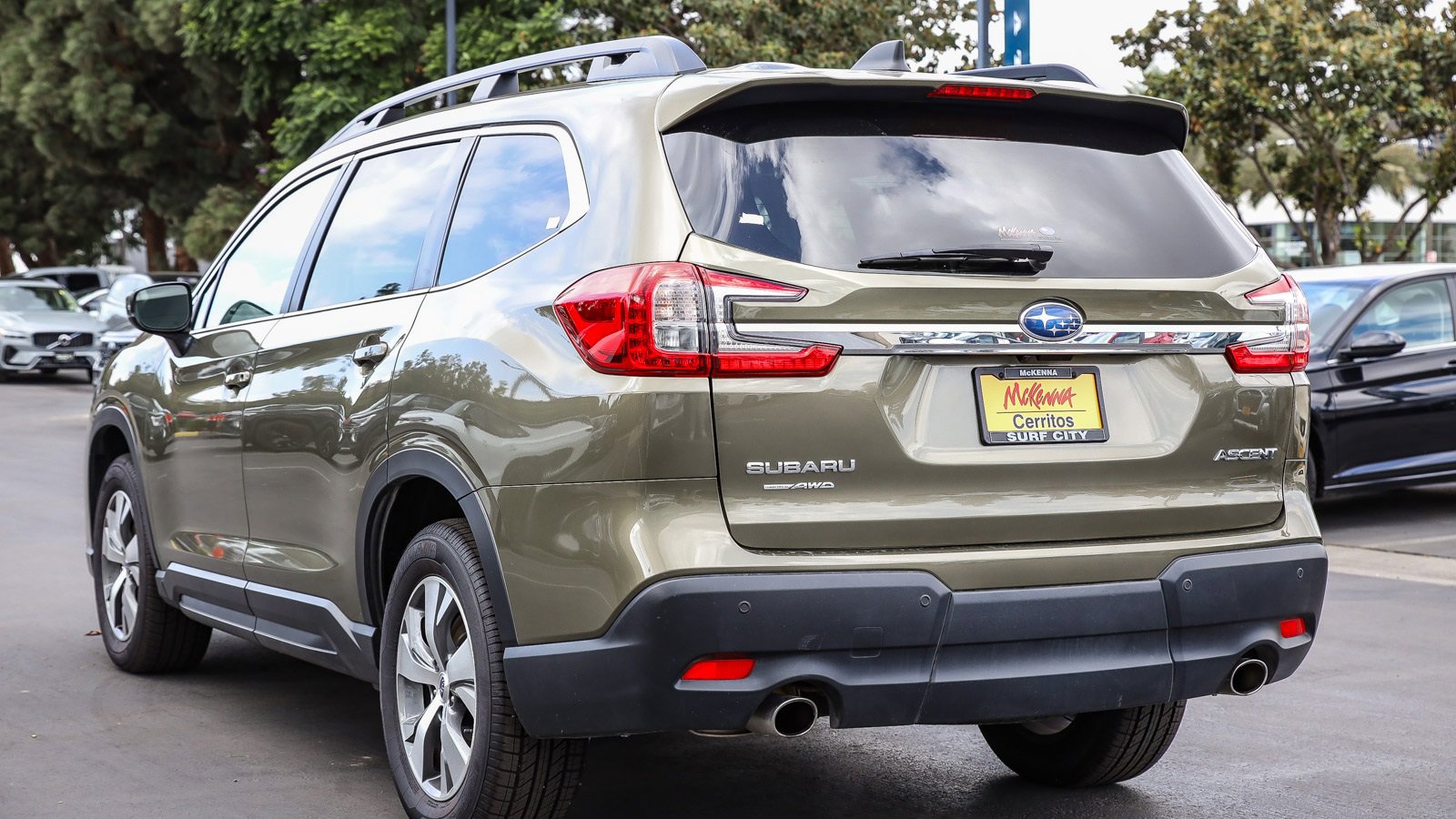 Used 2024 Subaru Ascent Premium w/ Convenience Package image 11