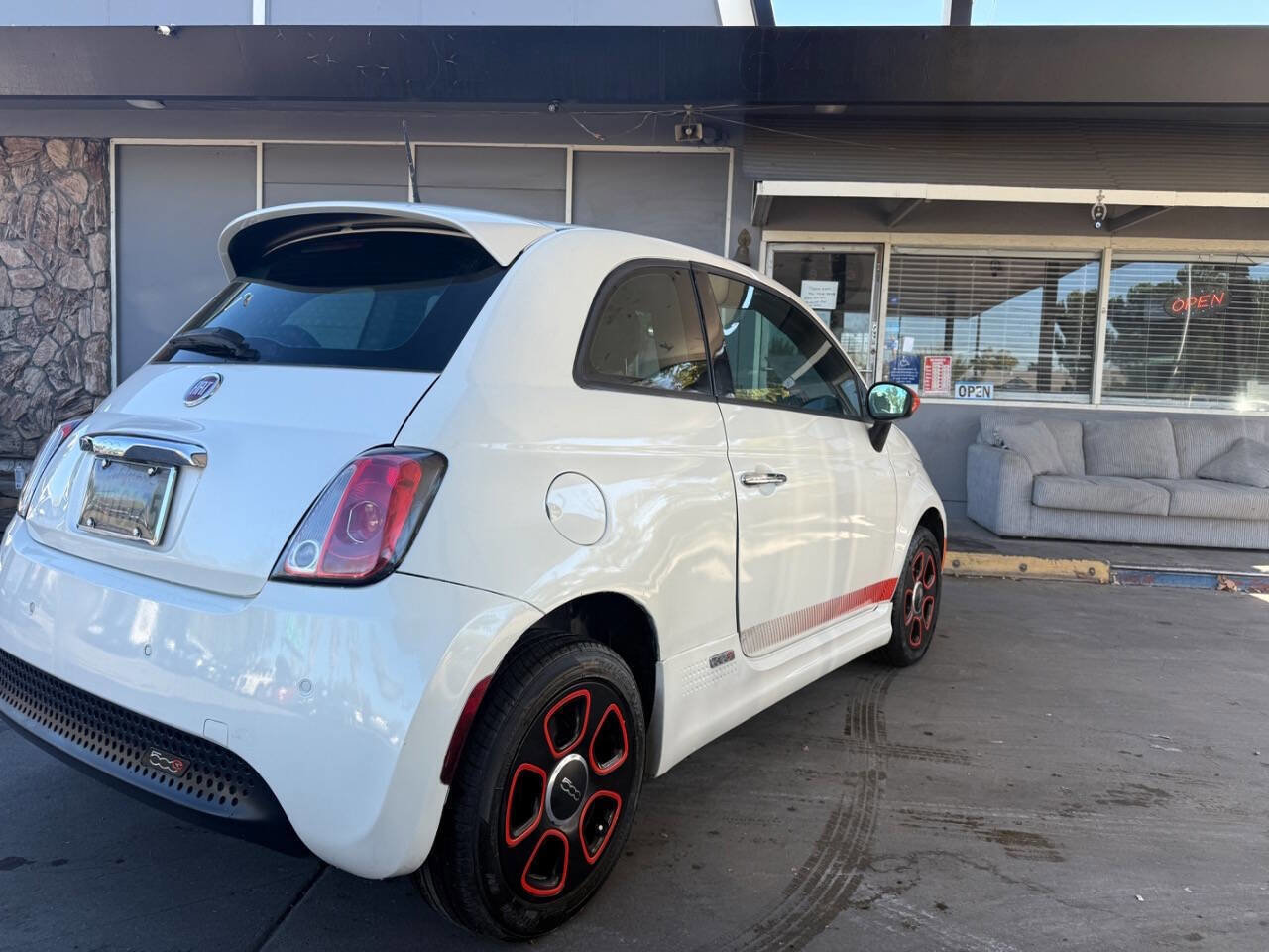 Used 2018 FIAT 500 e w/ Esport Package image 8