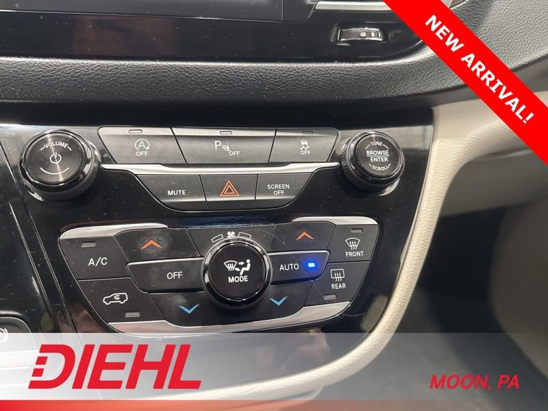 Used 2018 Chrysler Pacifica Touring Plus w/ Tire & Wheel Group image 35