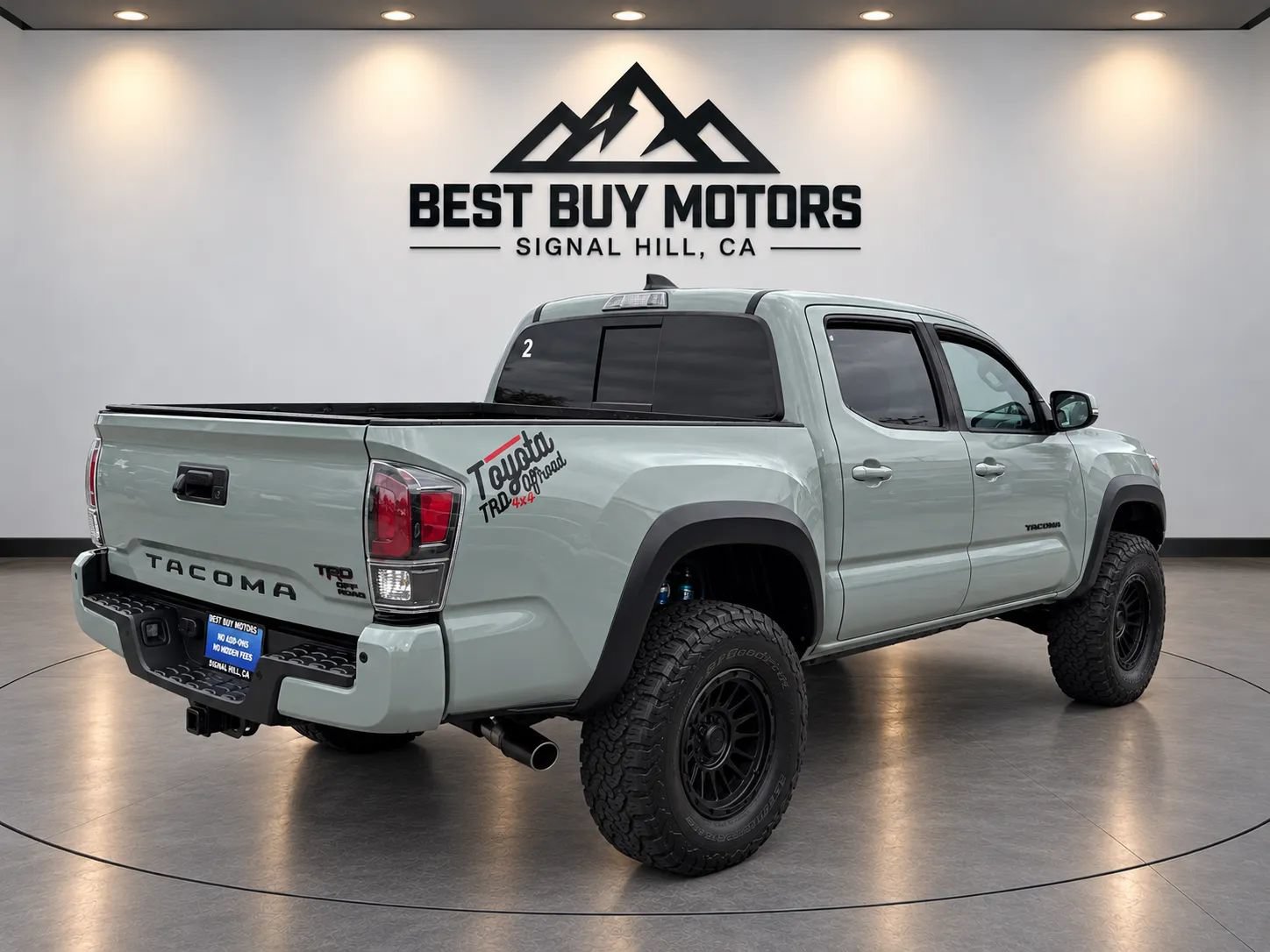 Used 2022 Toyota Tacoma TRD Off-Road w/ TRD Premium Off Road Package AWD/4WD image 8