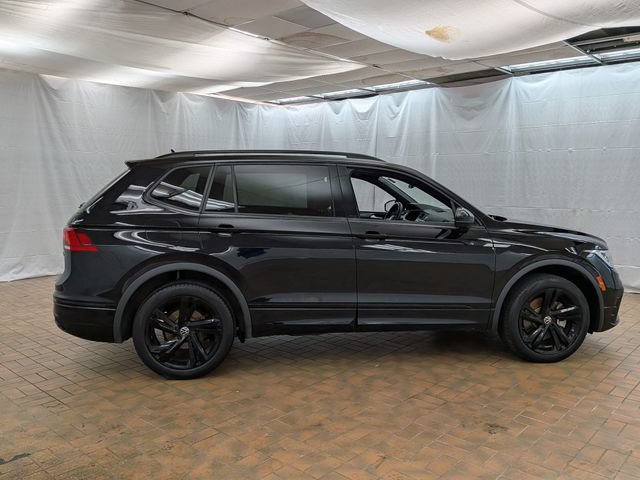 Used 2024 Volkswagen Tiguan SE R-Line w/ MDO Package, Two-Row AWD/4WD image 8