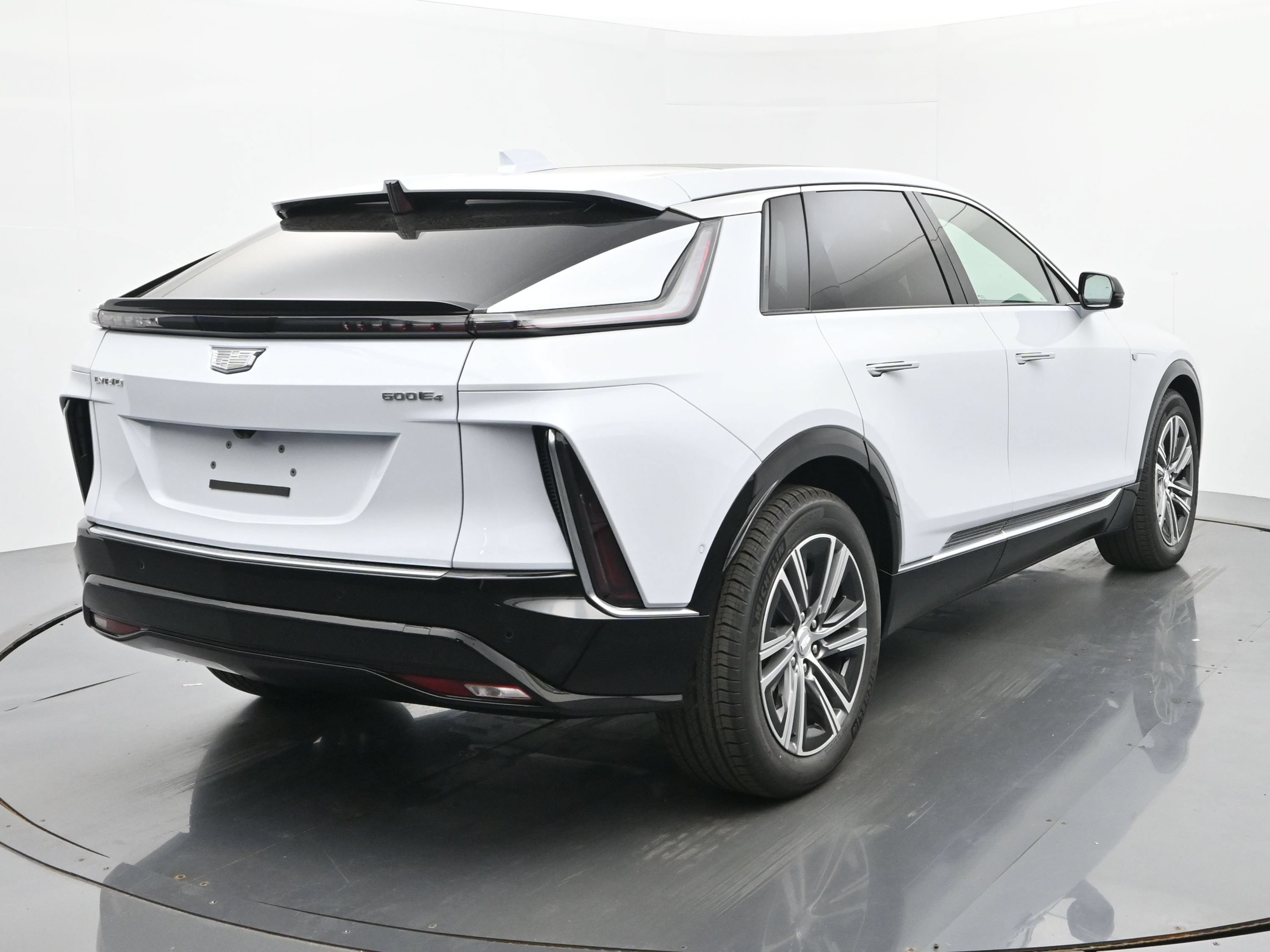 New 2026 Cadillac Lyriq Luxury w/ LPO, Floor Liner Package AWD/4WD image 5
