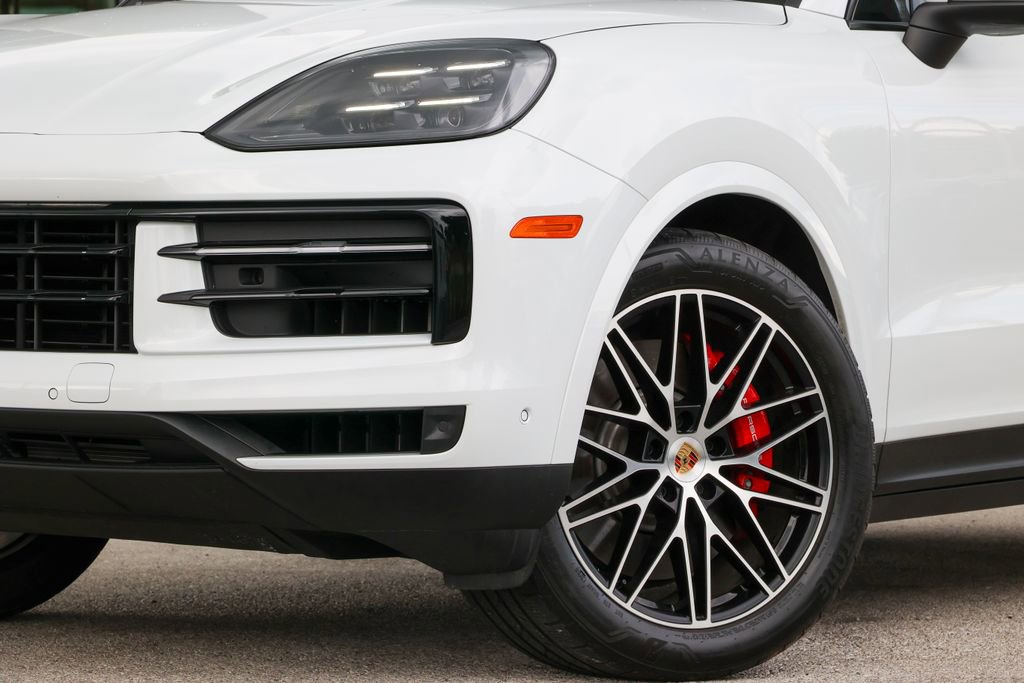 Certified 2025 Porsche Cayenne S AWD/4WD image 24