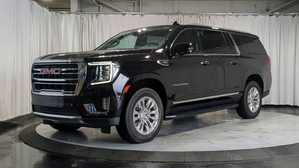 Used 2024 GMC Yukon XL SLT w/ SLT Premium Package AWD/4WD image 5