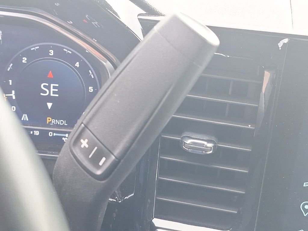 Used 2025 Chevrolet Silverado 1500 LT image 37