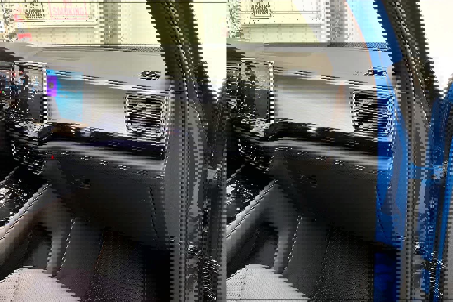 New 2025 Volkswagen Atlas Cross Sport SE image 28