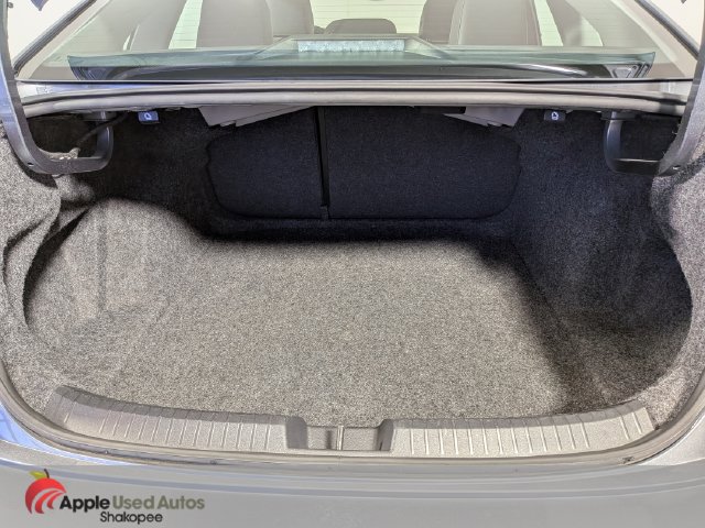 Used 2024 Volkswagen Jetta SE FWD image 9