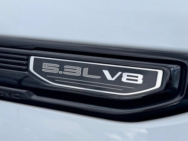 Used 2024 GMC Sierra 1500 Elevation w/ LPO, Elevation Black Package AWD/4WD image 8