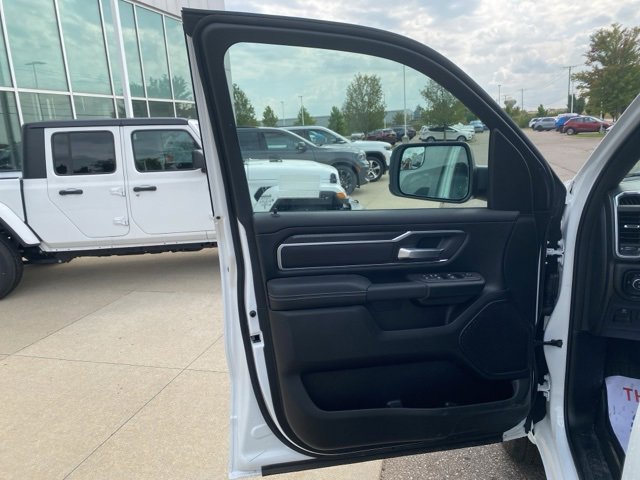 New 2026 RAM 1500 4x4 Crew Cab image 13