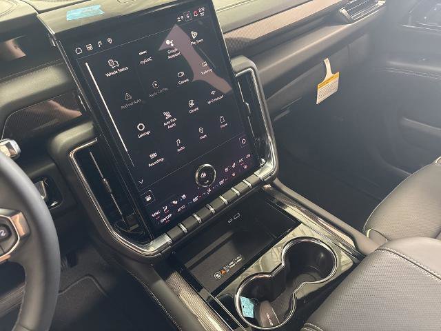 New 2026 GMC Yukon Elevation w/ Elevation Premium Package image 25