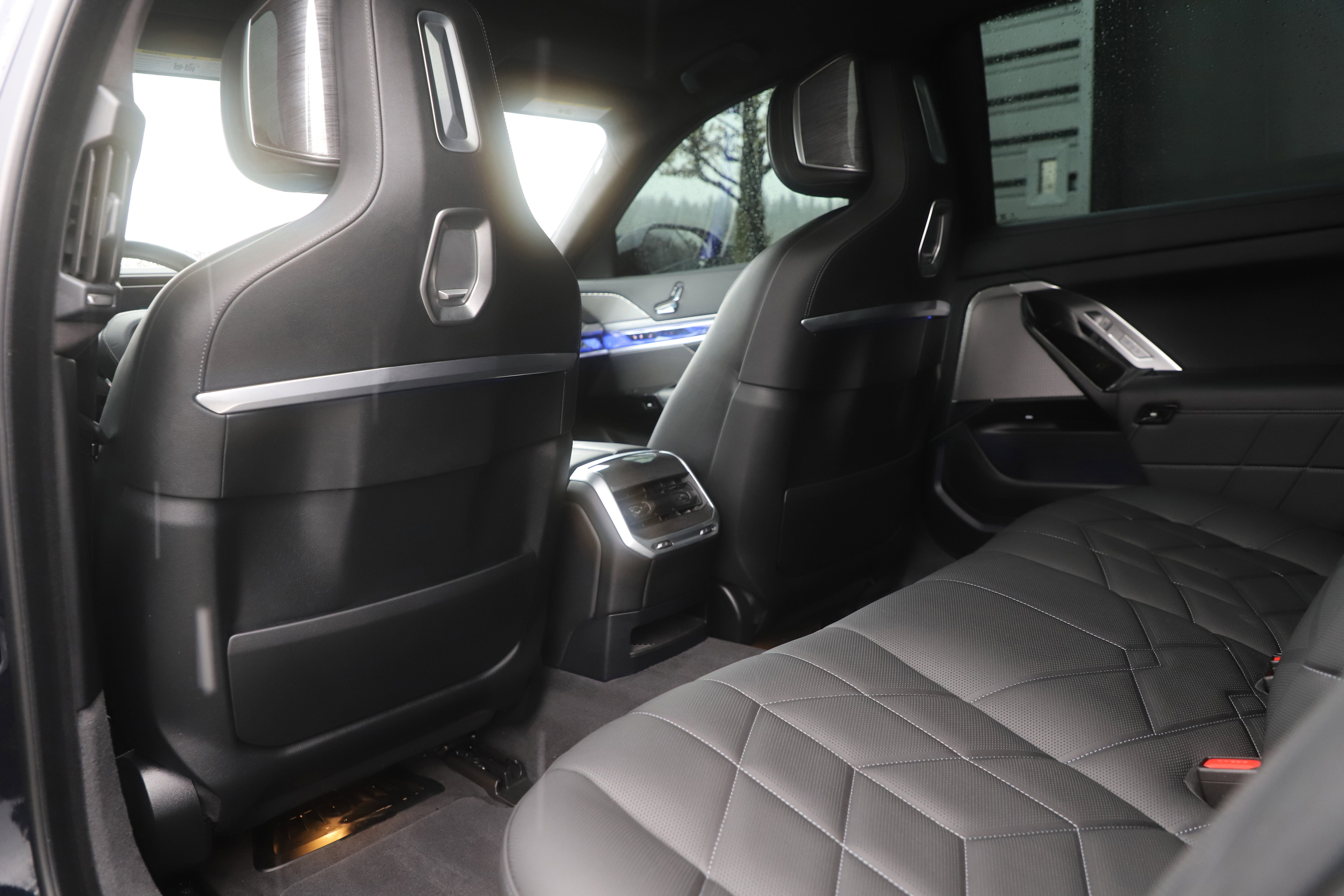 Used 2024 BMW 760i xDrive image 12