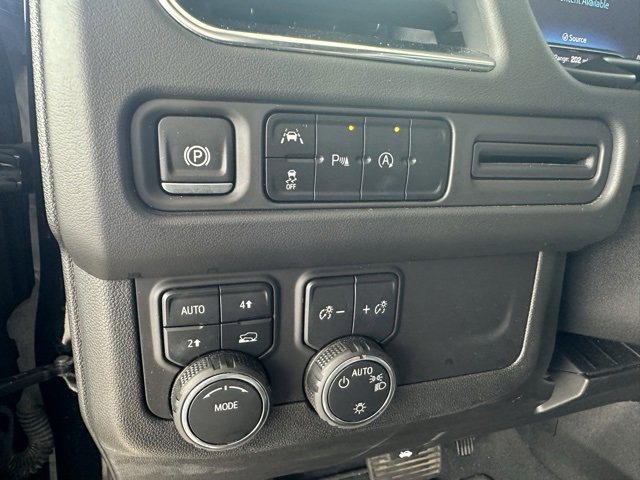 Certified 2024 Chevrolet Suburban LT image 29