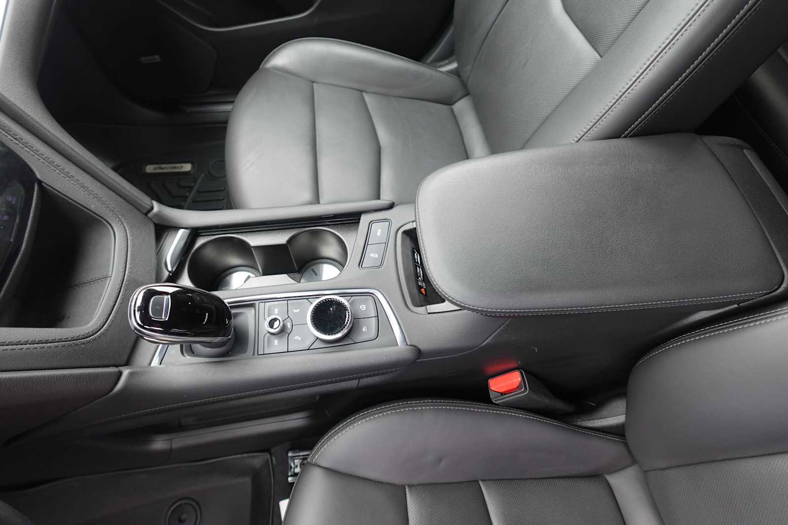 Used 2022 Cadillac XT5 Premium Luxury w/ Technology Package AWD/4WD image 24