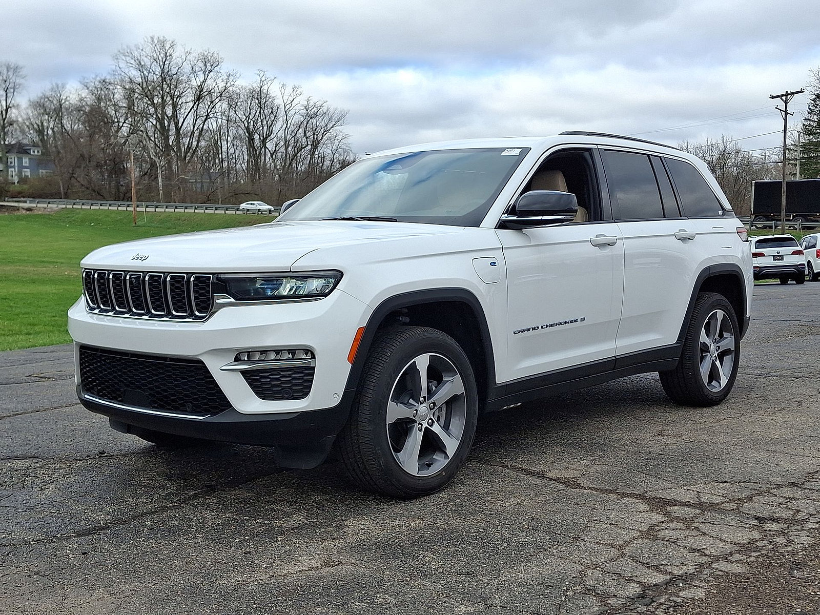 New 2024 Jeep Grand Cherokee Limited 4xe w/ Luxury Tech Group II AWD/4WD image 10