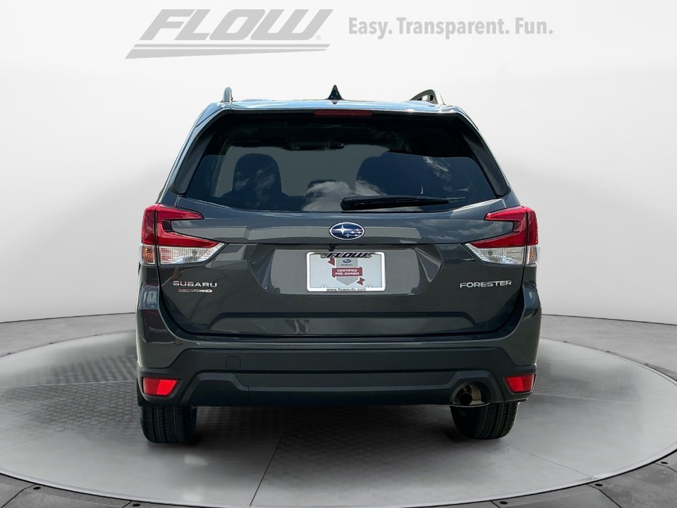 Used 2024 Subaru Forester Premium image 8
