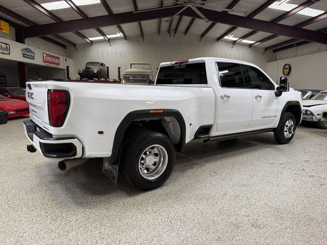 Used 2024 GMC Sierra 3500 Denali w/ Denali Reserve Package AWD/4WD image 8