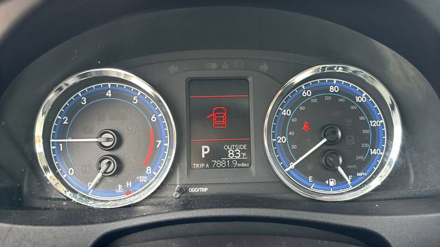 Used 2018 Toyota Corolla LE w/ Carpet Mat Package (TMS) image 13