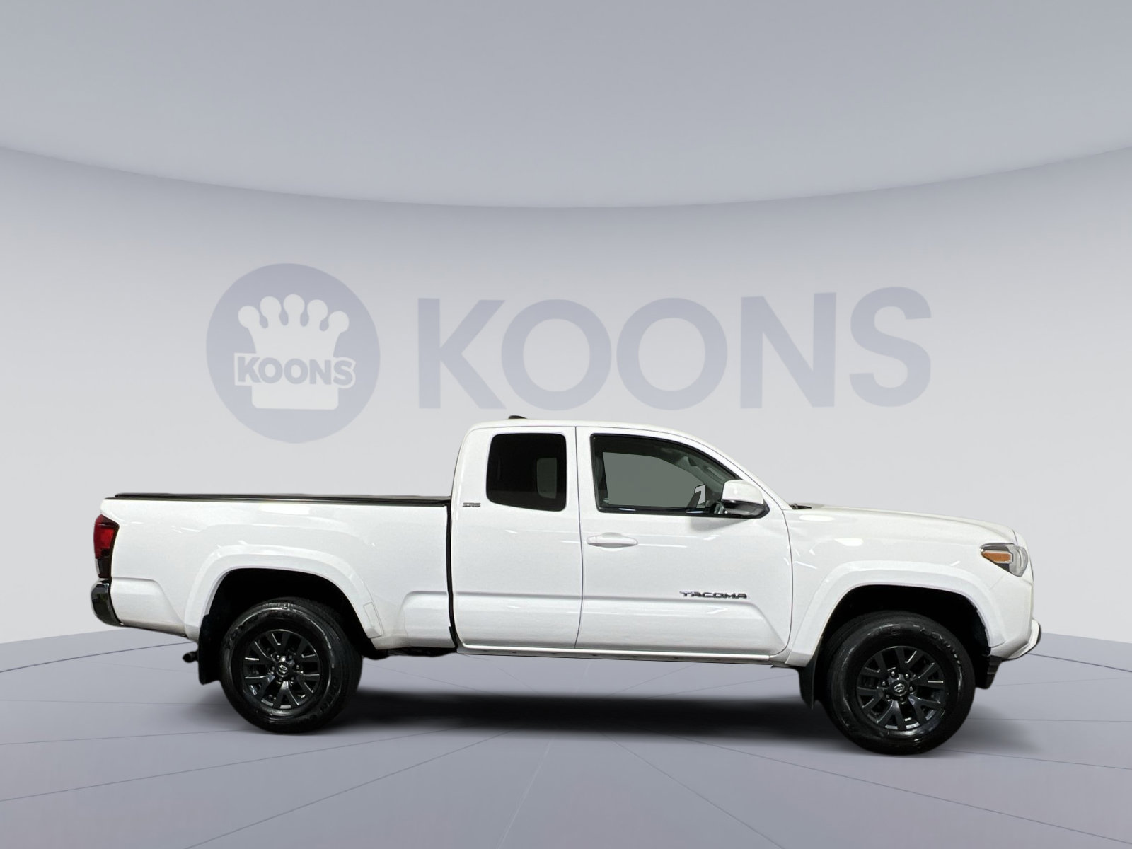 Used 2022 Toyota Tacoma SR5 w/ SR5 Appearance Package (SM) AWD/4WD image 12