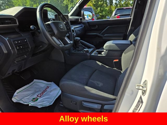 Used 2025 Toyota 4Runner SR5 AWD/4WD image 11