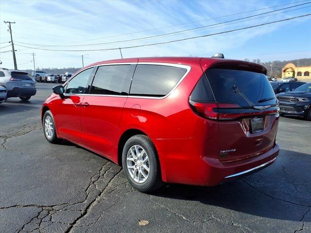 New 2026 Chrysler Pacifica Select FWD image 4