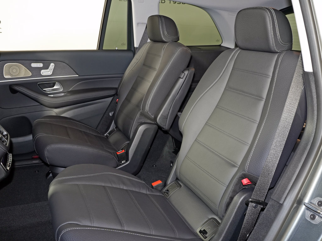Certified 2026 Mercedes-Benz GLS 450 4MATIC image 30