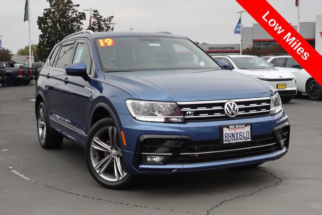 Used 2019 Volkswagen Tiguan SEL R-Line image 2