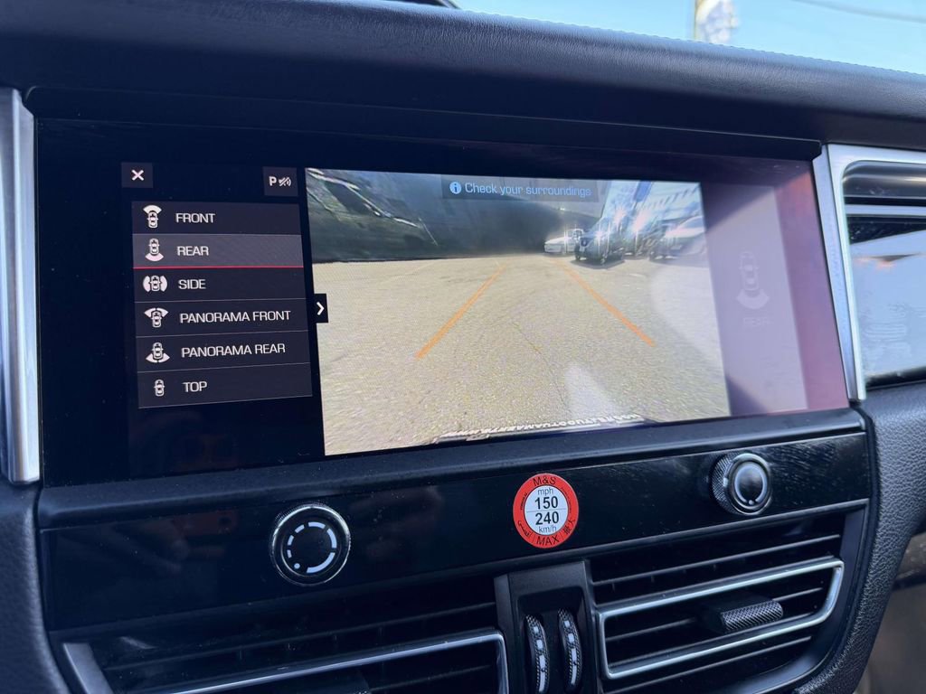 Used 2022 Porsche Macan S image 32