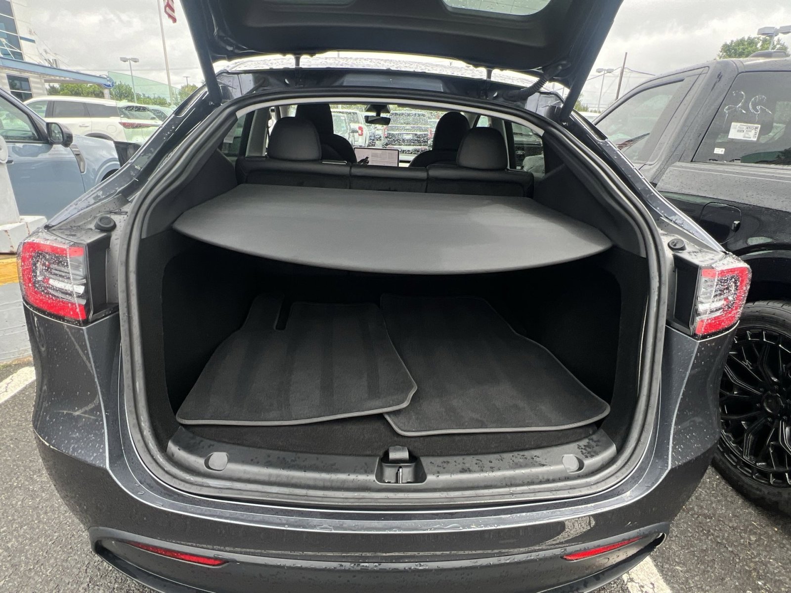 Used 2023 Tesla Model Y Long Range AWD/4WD image 34