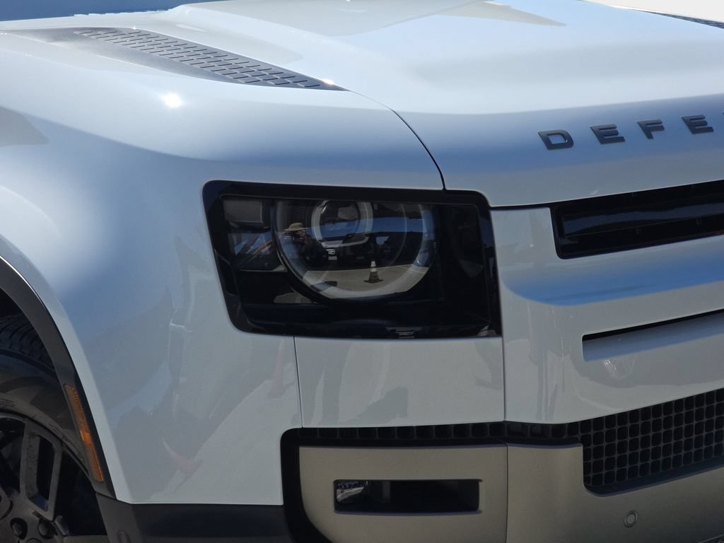 New 2026 Land Rover Defender 110 S AWD/4WD image 32