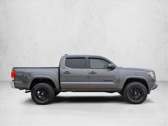 Used 2016 Toyota Tacoma SR5 w/ Towing Package image 4