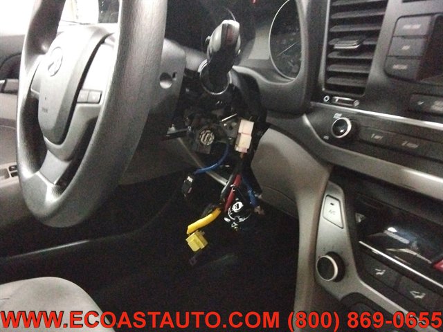 Used 2017 Hyundai Elantra SE image 20