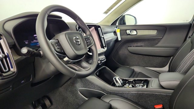 New 2026 Volvo XC40 B5 Plus w/ Protection Package Premier AWD/4WD image 12