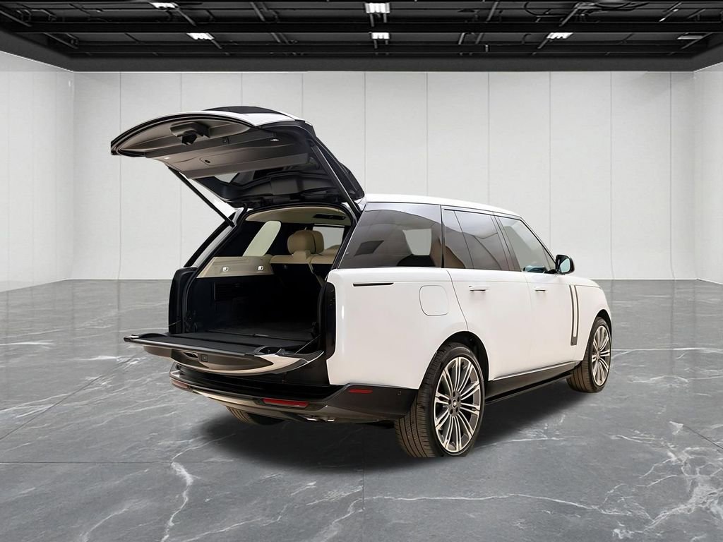 Used 2025 Land Rover Range Rover Autobiography image 11