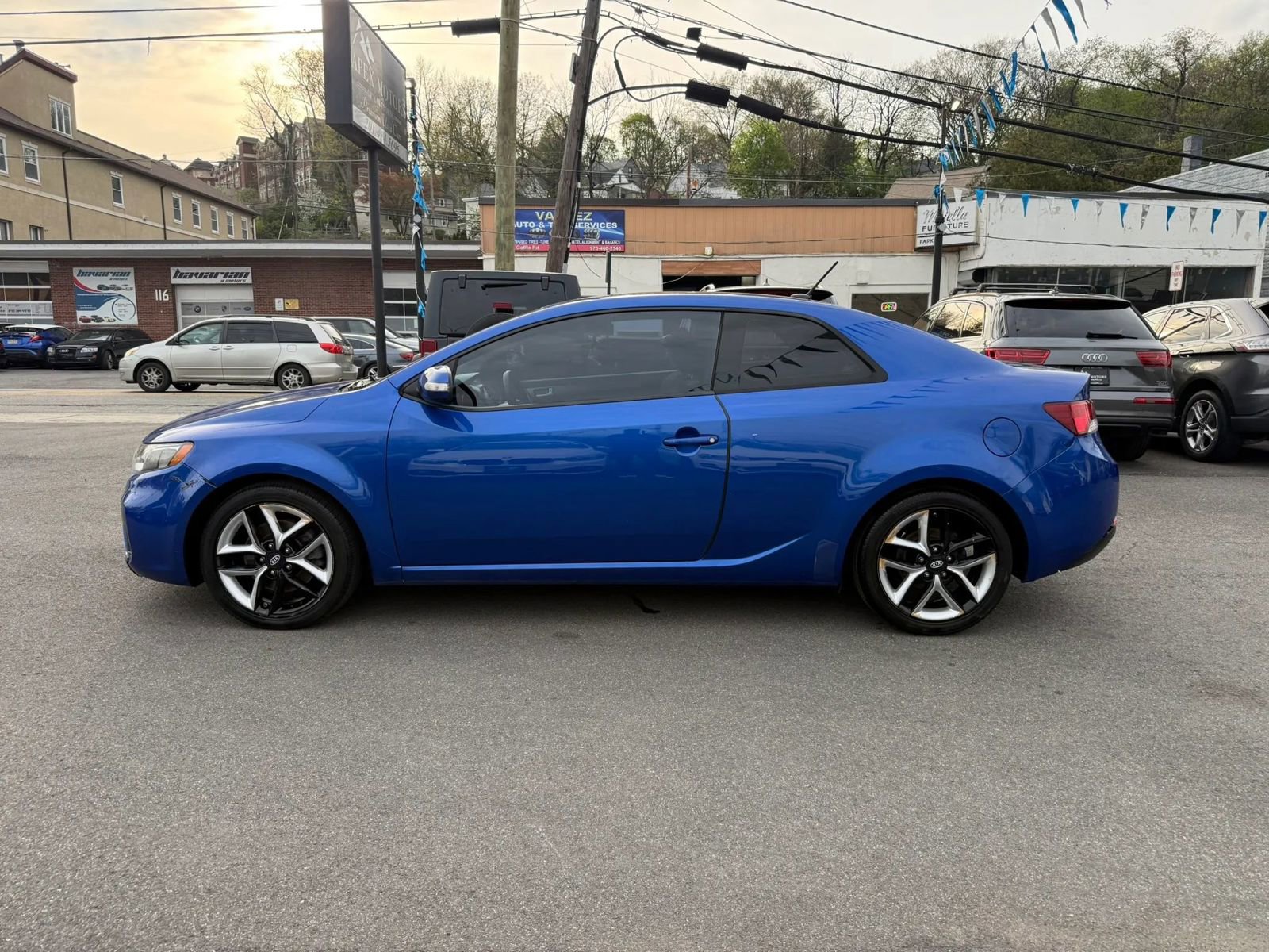 Used 2010 Kia Forte Koup SX image 4