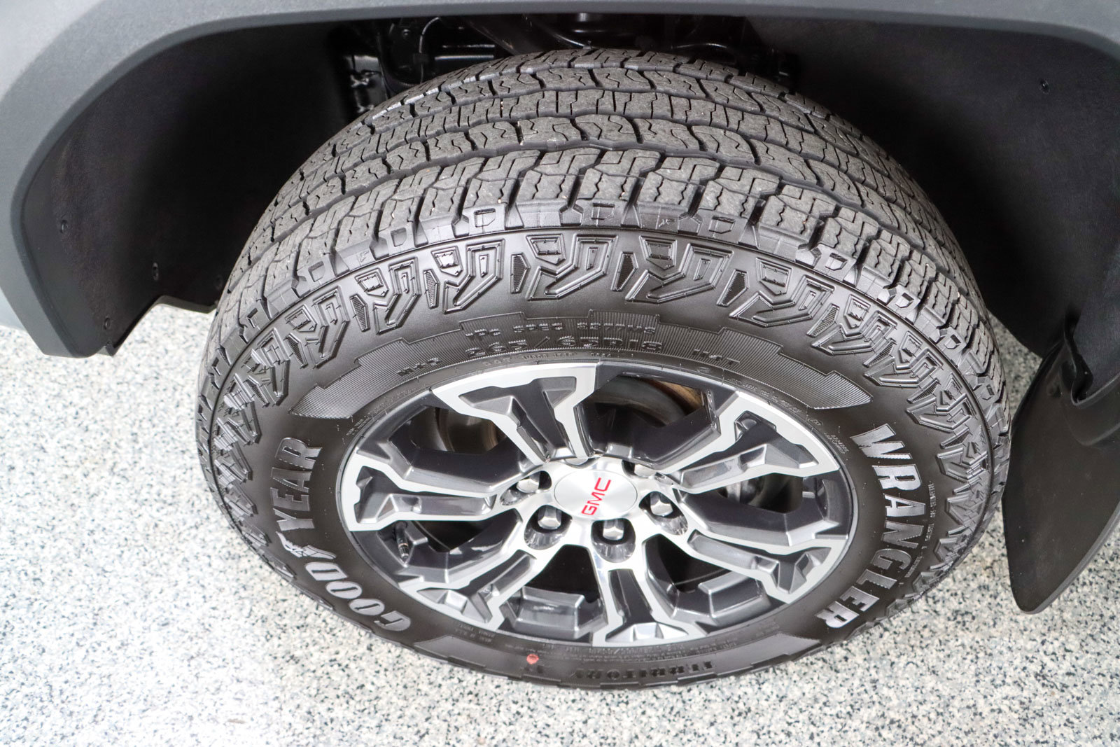 Used 2024 GMC Canyon AT4 w/ Canyon Safety Plus Package AWD/4WD image 11
