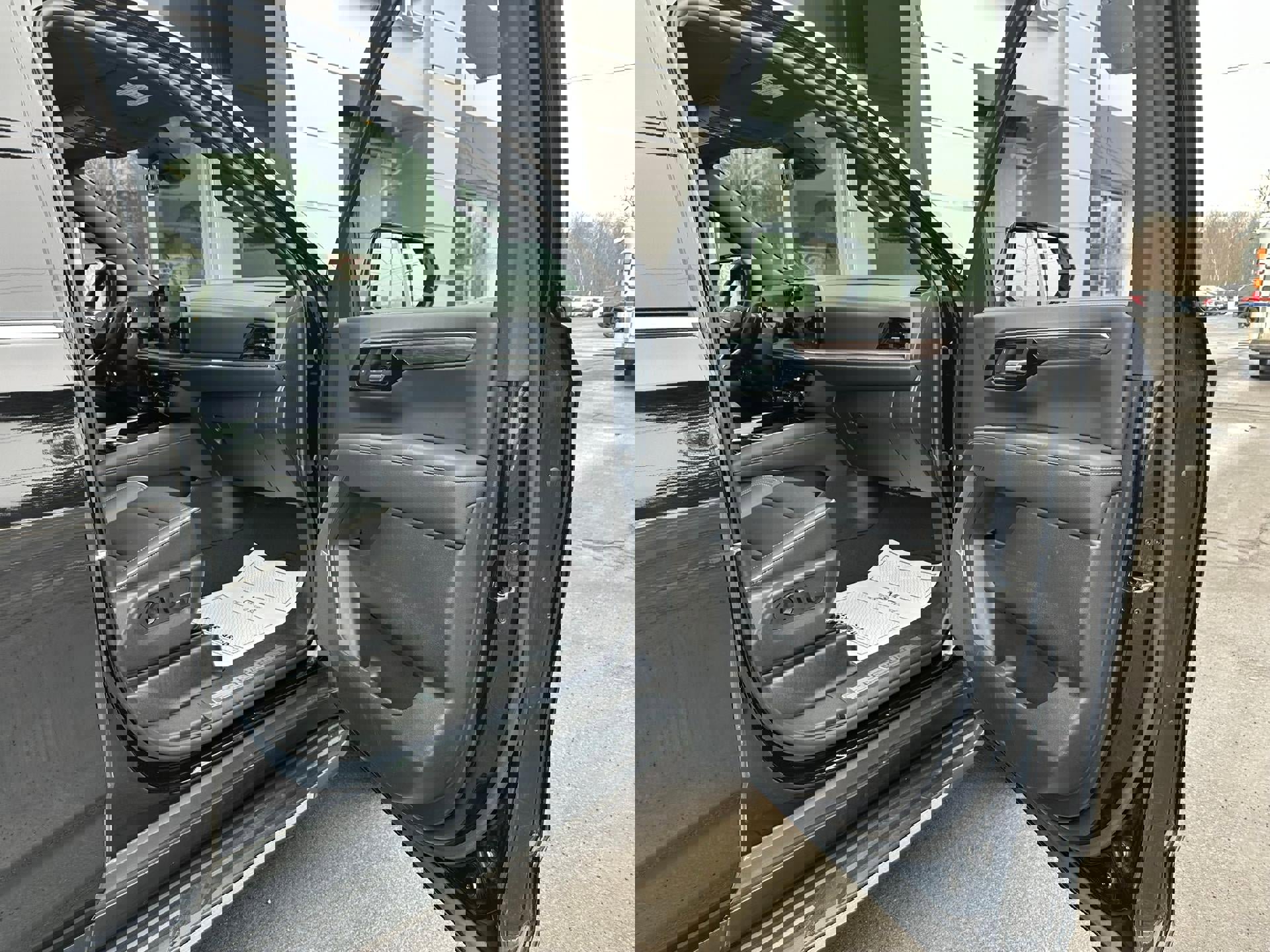 Certified 2025 Chevrolet Suburban Premier image 29