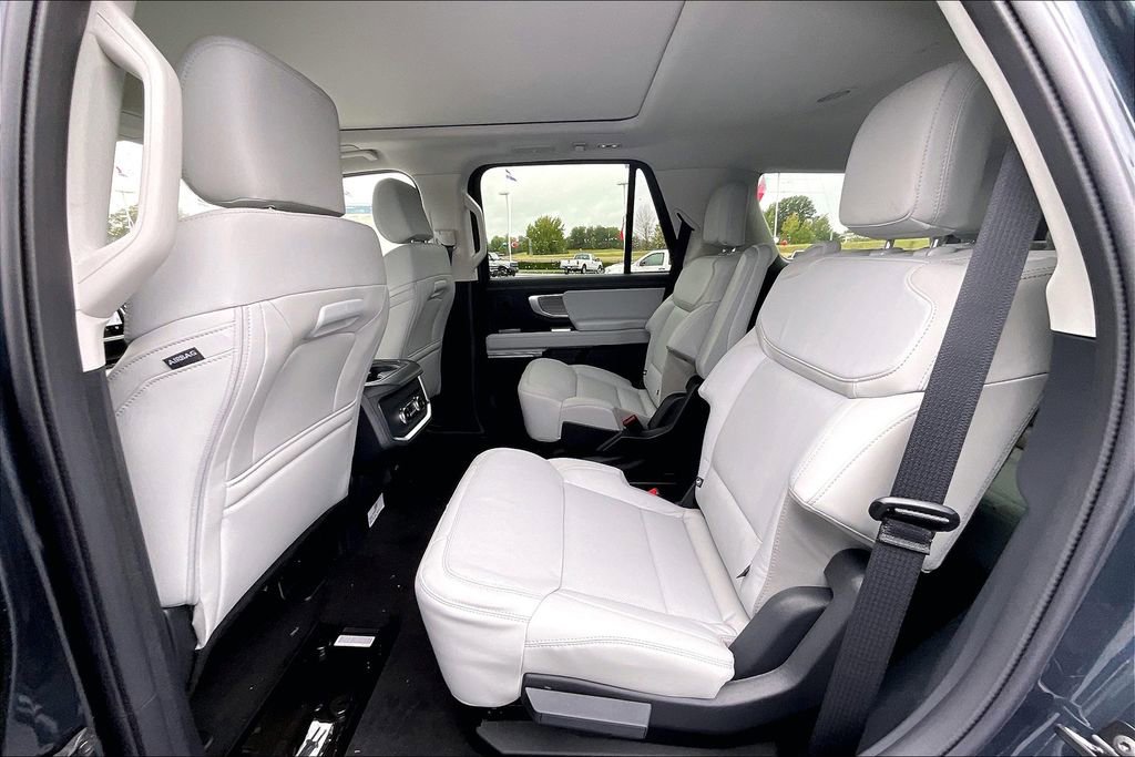 New 2025 Ford Expedition Platinum w/ Driver's Package image 10