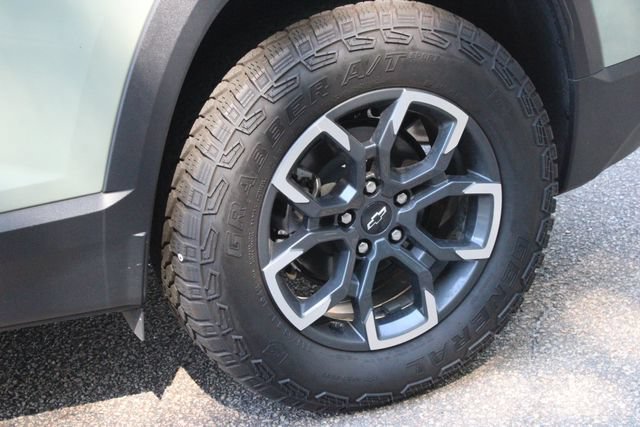 Used 2026 Chevrolet Equinox ACTIV w/ Safety and Technology Package FWD image 37