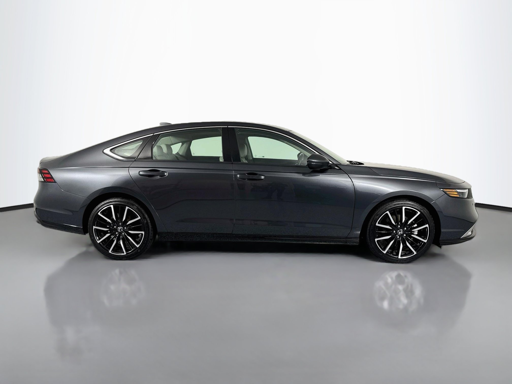 Certified 2025 Honda Accord Touring image 4