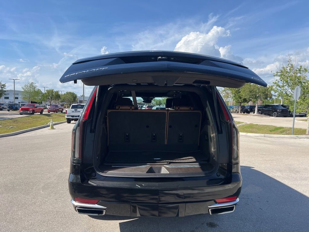 Used 2022 Cadillac Escalade Premium Luxury RWD image 35