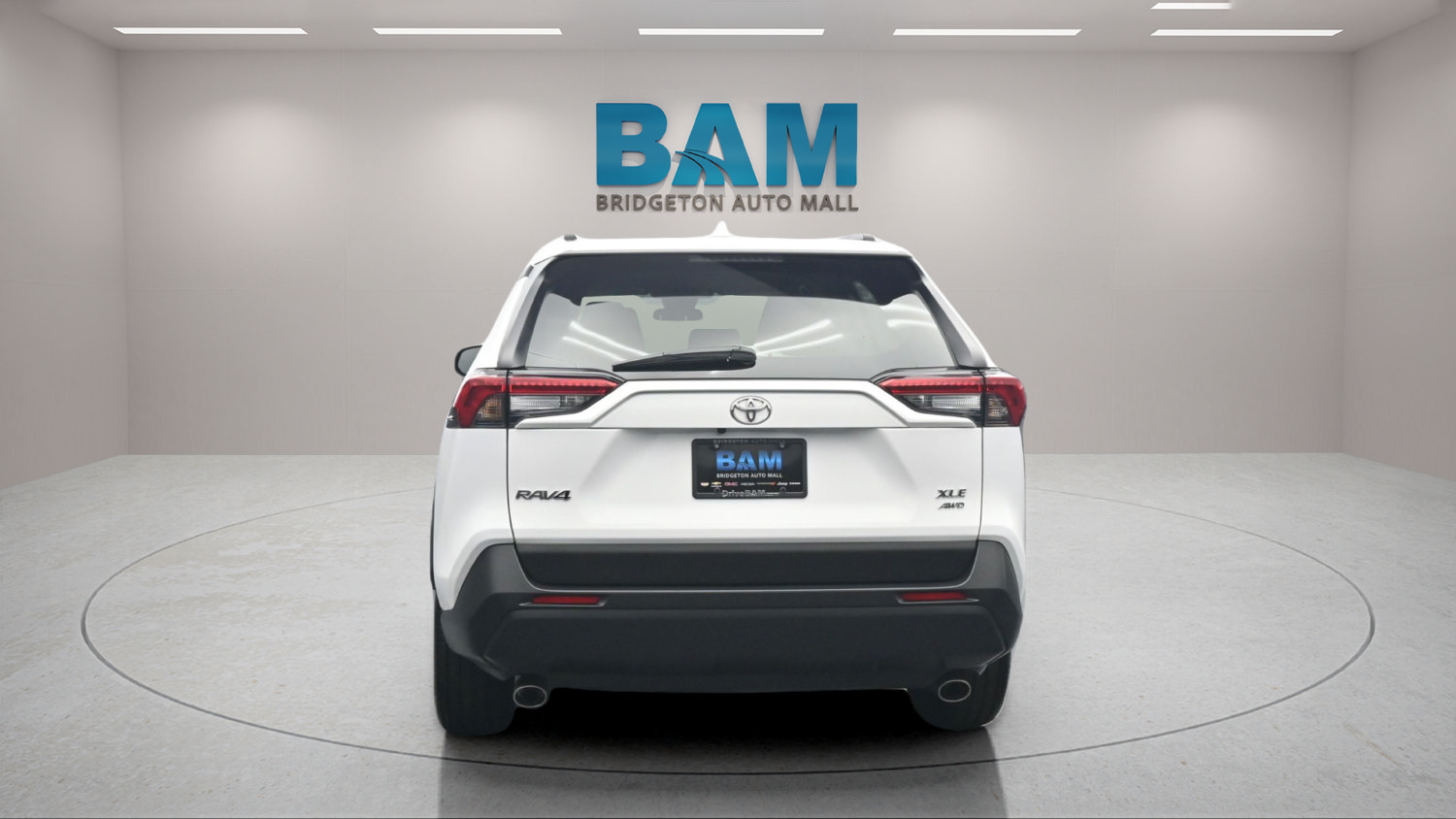 Used 2025 Toyota RAV4 XLE AWD/4WD image 4