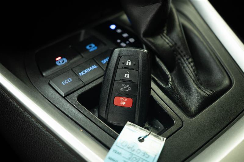 Used 2021 Toyota RAV4 XLE Premium w/ Carpet Mat Package (TMS) FWD image 25
