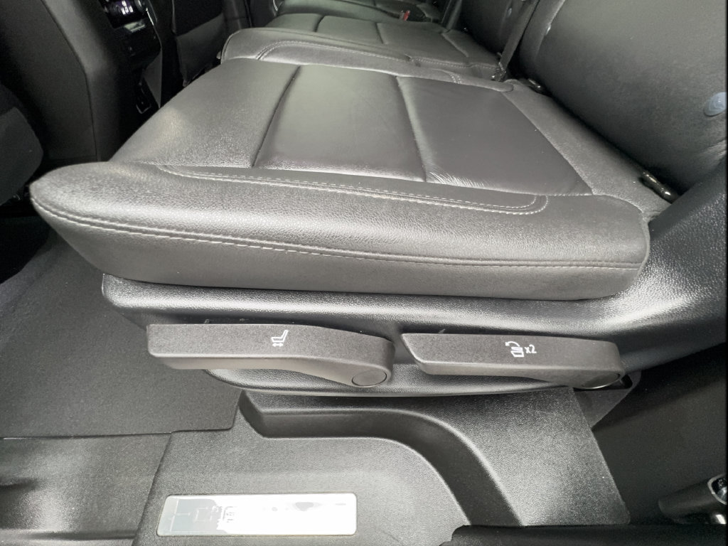 Used 2025 Chevrolet Tahoe LT AWD/4WD image 28