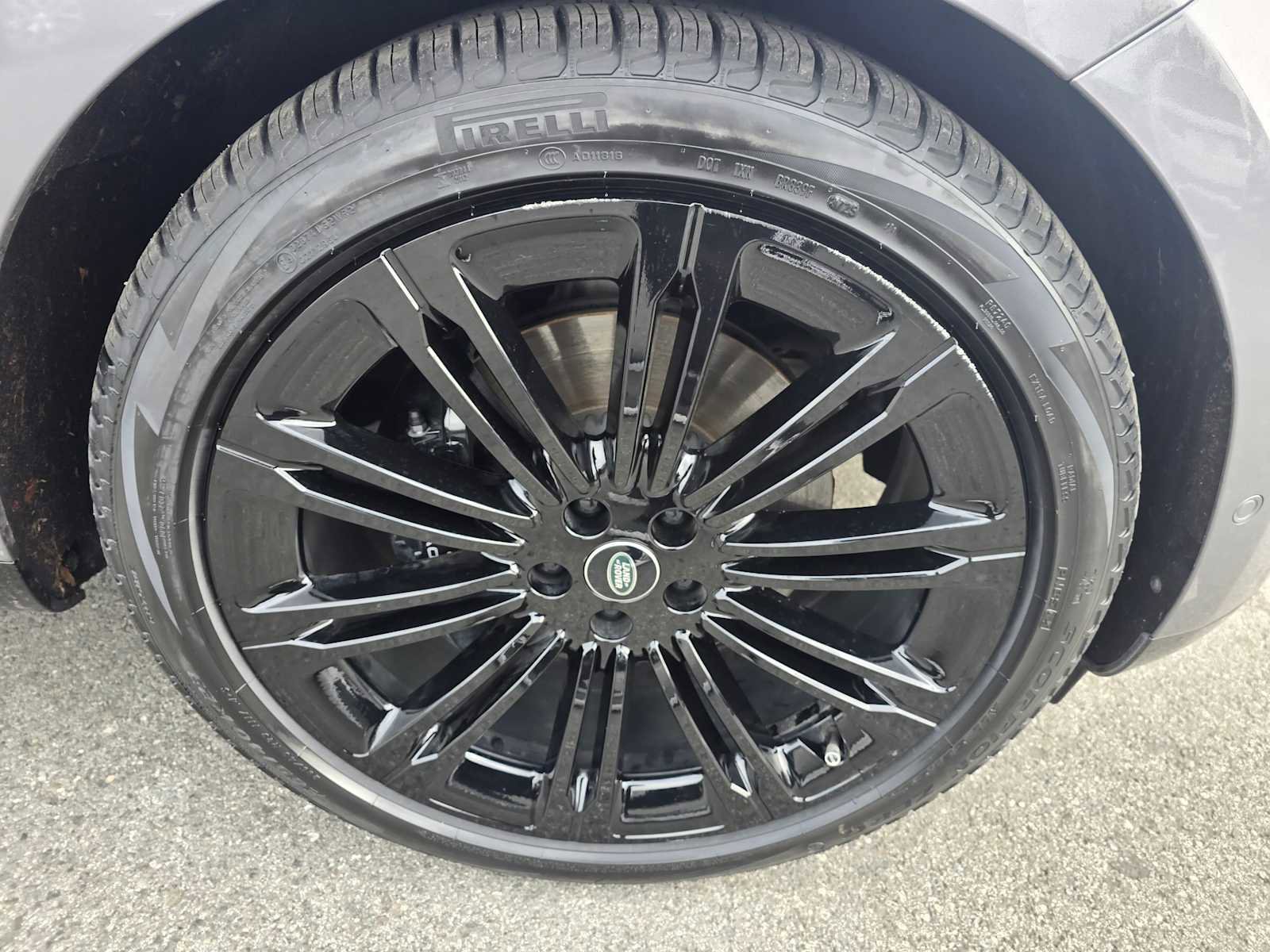 Used 2024 Land Rover Range Rover SE image 9