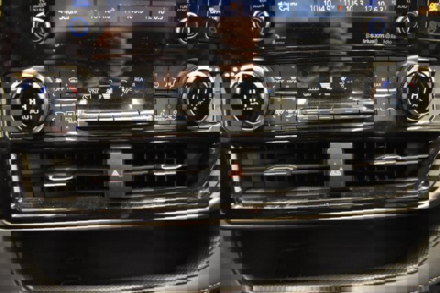 Used 2022 Toyota Highlander XLE image 30